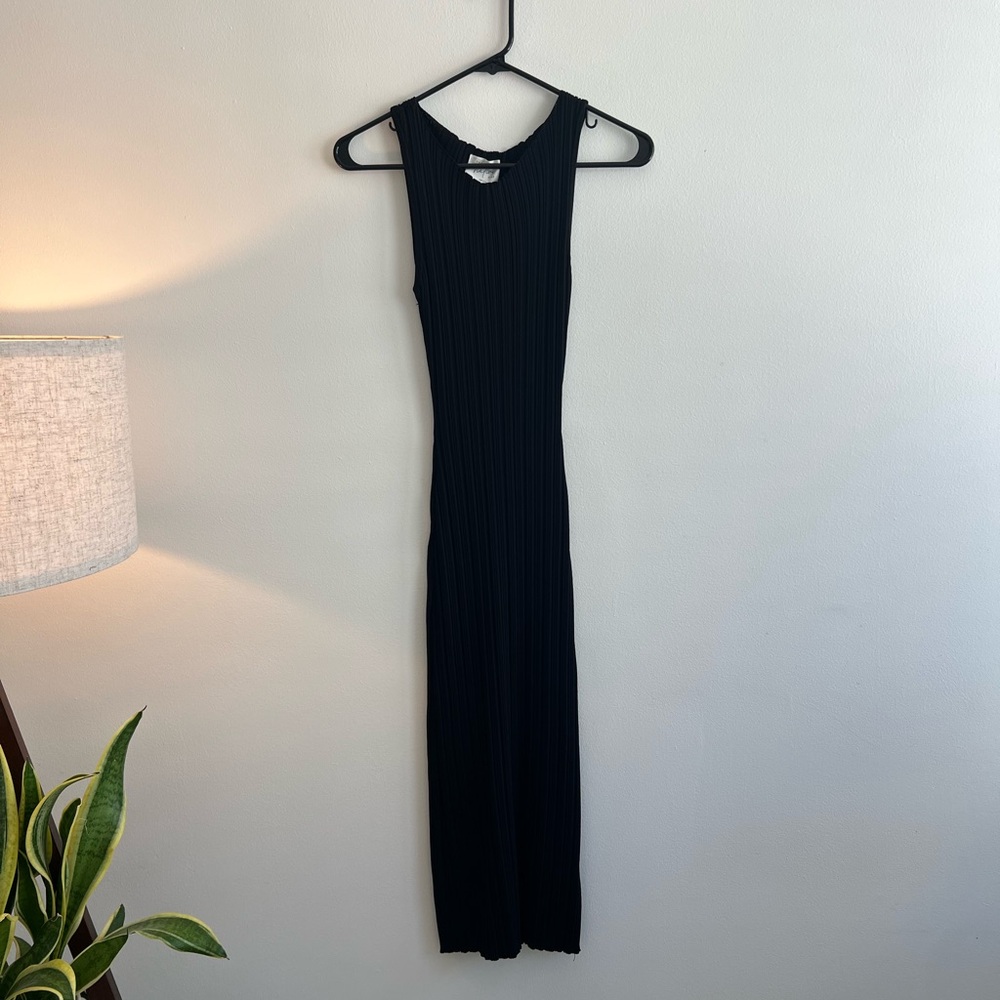 Elegant Black Sleeveless Dress